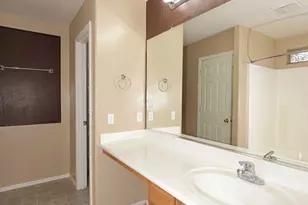 10945 W Loma Ln, Peoria, AZ 85345 - Photo 15