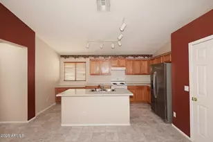 10945 W Loma Ln, Peoria, AZ 85345 - Photo 7