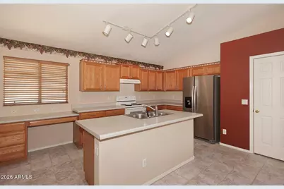 10945 W Loma Lane, Peoria, AZ 85345 - Photo 9