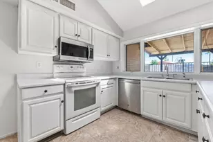 4047 W Sweetwater Ave, Phoenix, AZ 85029 - Photo 1