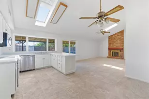 4047 W Sweetwater Ave, Phoenix, AZ 85029 - Photo 3
