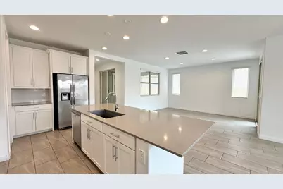 18847 W Desert Hills Drive, Surprise, AZ 85388 - Photo 7