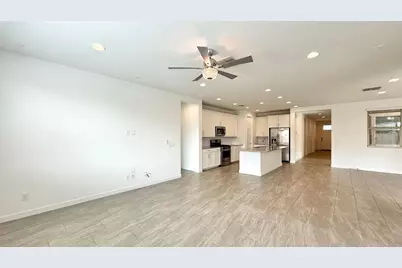 18847 W Desert Hills Drive, Surprise, AZ 85388 - Photo 11
