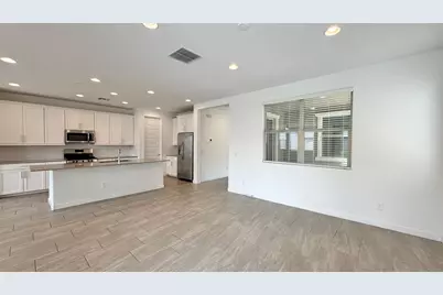 18847 W Desert Hills Drive, Surprise, AZ 85388 - Photo 9