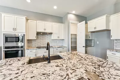21240 W Morning Vista Drive, Wittmann, AZ 85361 - Photo 11