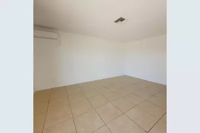 4424 N 53rd Lane #Apt 4, Phoenix, AZ 85031 - Photo 5