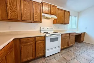 8062 N 109th Dr, Peoria, AZ 85345 - Photo 7