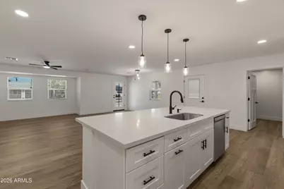 5745 N 13th Place, Phoenix, AZ 85014 - Photo 11
