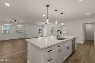 5745 N 13th Pl, Phoenix, AZ 85014 - Photo 11