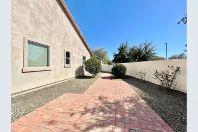 638 E Charlevoix Avenue, Gilbert, AZ 85297 - Photo 11