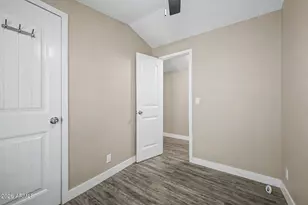 18240 North 21st St, Phoenix, AZ 85022 - Photo 17