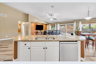 9555 E Juanita Avenue, Mesa, AZ 85209 - Photo 21
