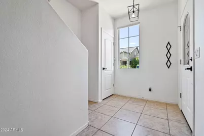 3771 E Kristal Way, Phoenix, AZ 85050 - Photo 5