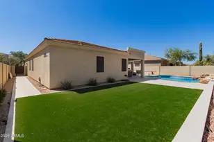 5242 E Herrera Dr, Phoenix, AZ 85054 - Photo 31
