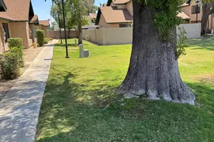 4810 W Manzanita Dr, Glendale, AZ 85302 - Photo 3