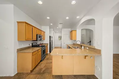 10594 W Lone Cactus Drive, Peoria, AZ 85382 - Photo 13