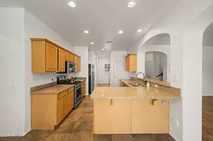 10594 W Lone Cactus Dr, Peoria, AZ 85382 - Photo 13