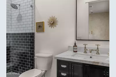 4204 N 57th Way, Phoenix, AZ 85018 - Photo 23