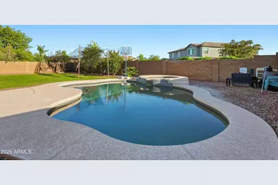 18391 W Port Royale Lane, Surprise, AZ 85388 - Photo 25