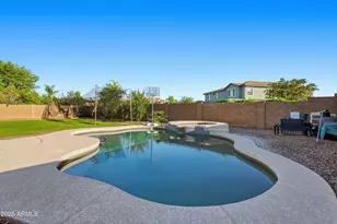 18391 W Port Royale Ln, Surprise, AZ 85388 - Photo 25