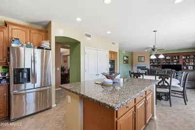 18391 W Port Royale Lane, Surprise, AZ 85388 - Photo 15