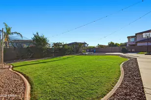 18391 W Port Royale Ln, Surprise, AZ 85388 - Photo 27