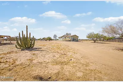 18254 W Peakview Road, Surprise, AZ 85387 - Photo 3