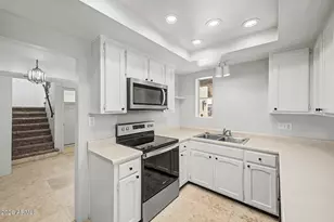 913 E Laguna Dr, Tempe, AZ 85282 - Photo 13