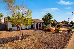 3907 W Paradise Dr, Phoenix, AZ 85029 - Photo 3