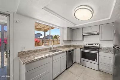 7306 N 69th Avenue, Glendale, AZ 85303 - Photo 9