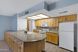 3213 W Sahuaro Dr, Phoenix, AZ 85029 - Photo 9