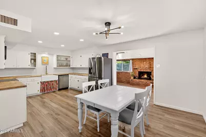 2142 W Meadow Drive, Phoenix, AZ 85023 - Photo 7