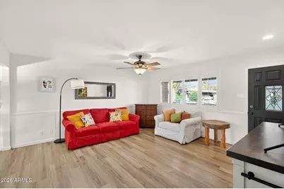 2142 W Meadow Drive, Phoenix, AZ 85023 - Photo 11