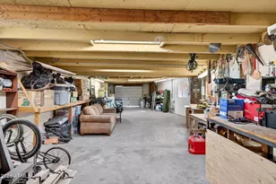 2142 W Meadow Dr, Phoenix, AZ 85023 - Photo 33
