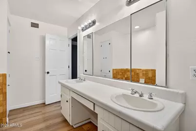 2142 W Meadow Drive, Phoenix, AZ 85023 - Photo 23