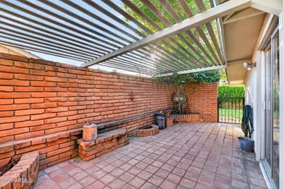 2142 W Meadow Drive, Phoenix, AZ 85023 - Photo 35