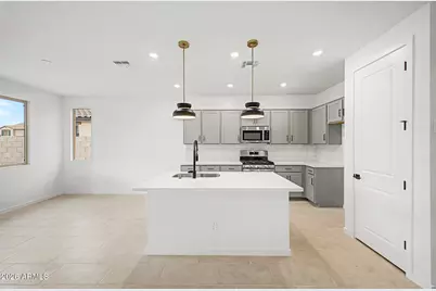 22318 W Irma Lane, Surprise, AZ 85387 - Photo 7