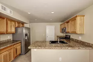 4726 E Mossman Rd, Phoenix, AZ 85050 - Photo 7