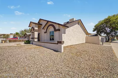 6937 W Sheila Lane, Phoenix, AZ 85033 - Photo 5