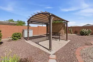 878 E Silversmith Trail, San Tan Valley, AZ 85143 - Photo 25