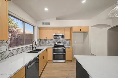 9664 E Sheena Drive, Scottsdale, AZ 85260 - Photo 9