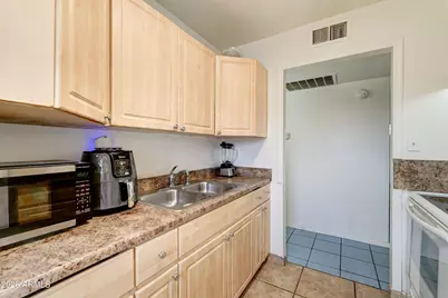5438 W Roanoke Avenue, Phoenix, AZ 85035 - Photo 13