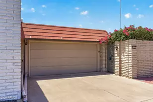 10707 W Cameo Dr, Sun City, AZ 85351 - Photo 11