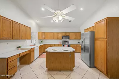 7672 W Betty Elyse Lane, Peoria, AZ 85382 - Photo 13