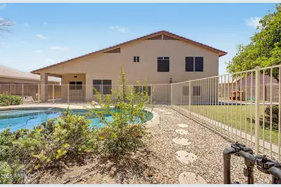 7672 W Betty Elyse Lane, Peoria, AZ 85382 - Photo 7