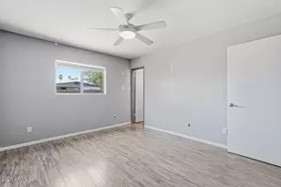 3202 W Acapulco Ln, Phoenix, AZ 85053 - Photo 25