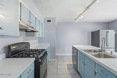 3202 W Acapulco Lane, Phoenix, AZ 85053 - Photo 17