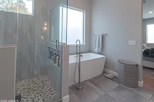 215 E Ashwood Pl, Phoenix, AZ 85012 - Photo 17