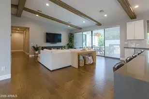 215 E Ashwood Pl, Phoenix, AZ 85012 - Photo 9