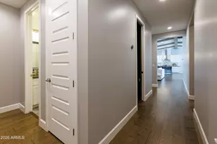 215 E Ashwood Pl, Phoenix, AZ 85012 - Photo 19